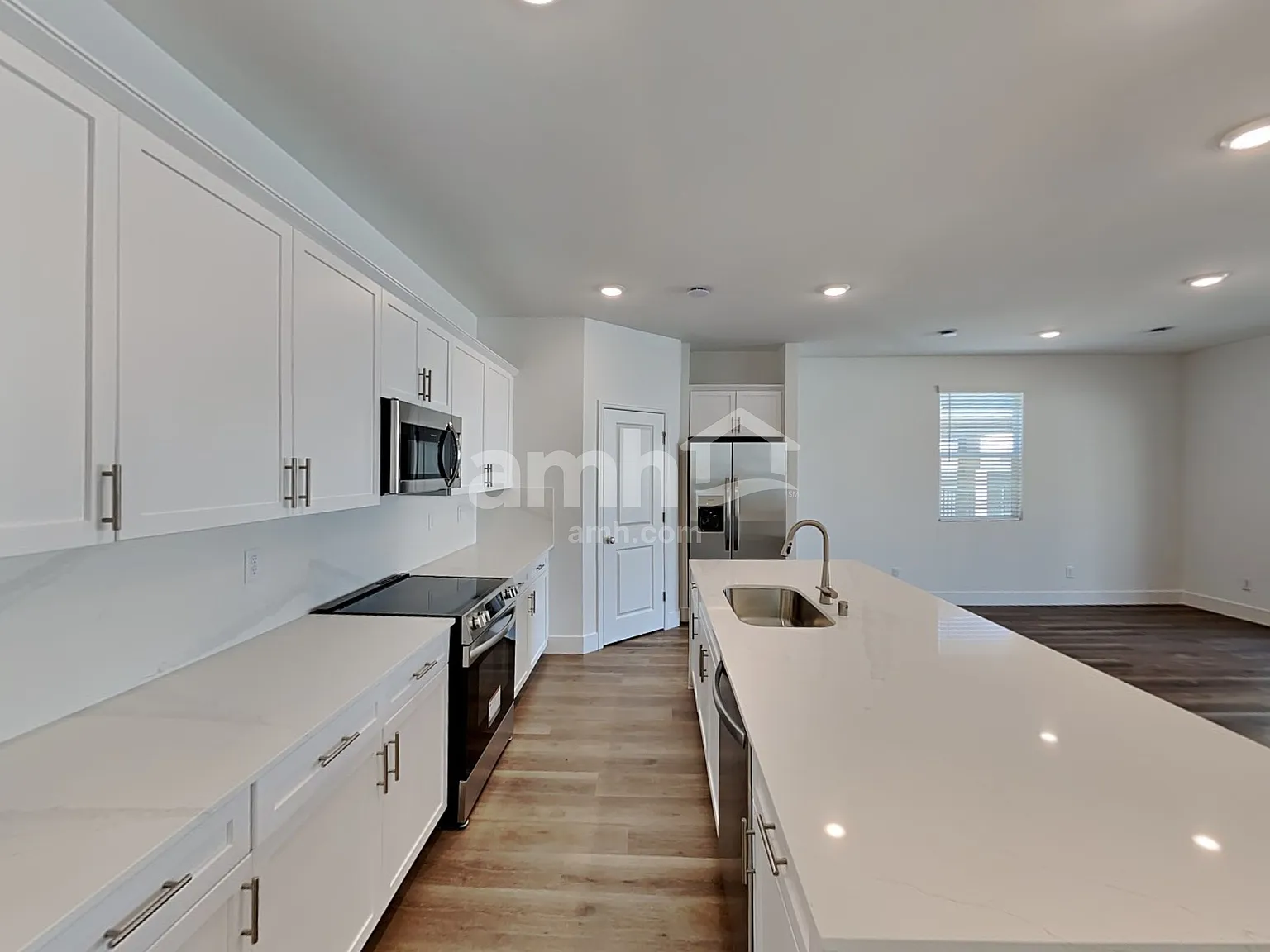 5 bed, 3.0 bath, 2395 sqft, $2,700 — Photo 3