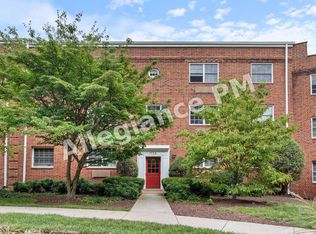 1732 W Abingdon Dr APT 301, Alexandria, VA 22314
