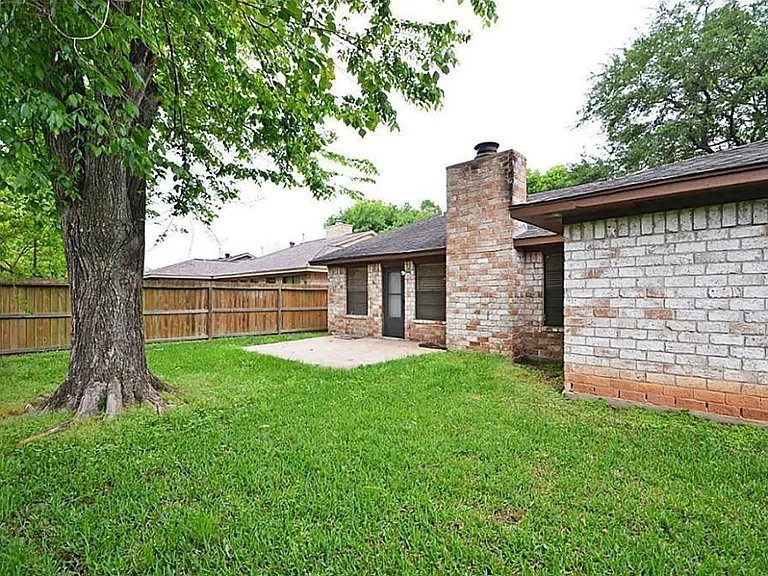 3130 Frontier Dr — Photo 23