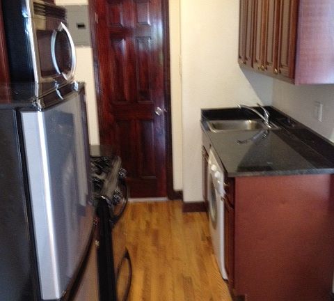 5th image of 186 Norfolk St APT 4E