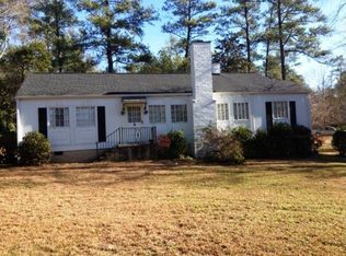 1932 Forest Dr, Camden, SC 29020