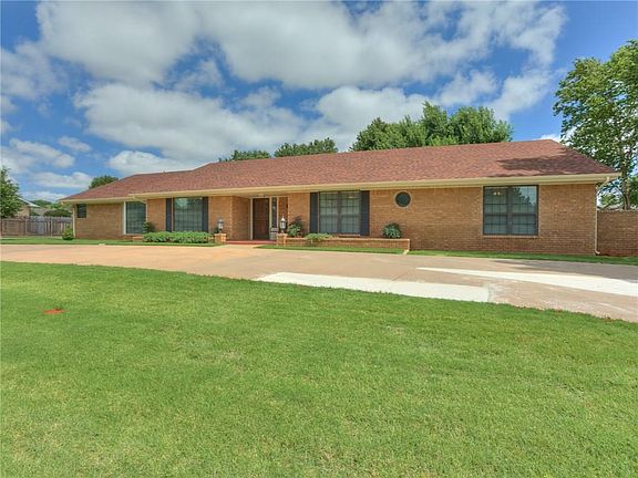 3rd image of 1303 Walters Way