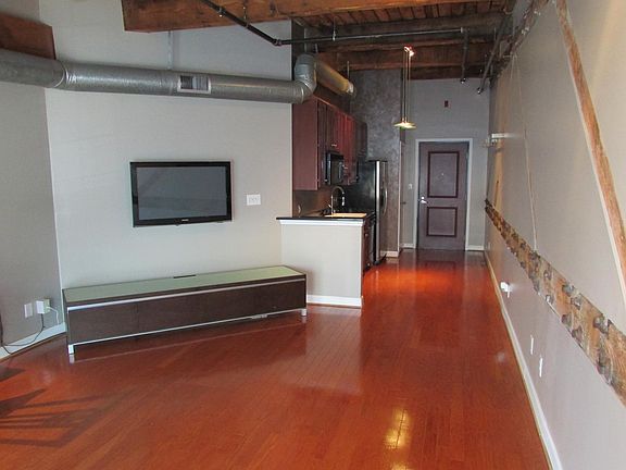 3rd image of 815 Porter St APT 405