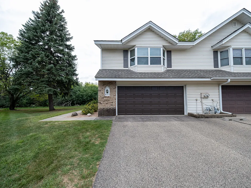 407 Wood Way