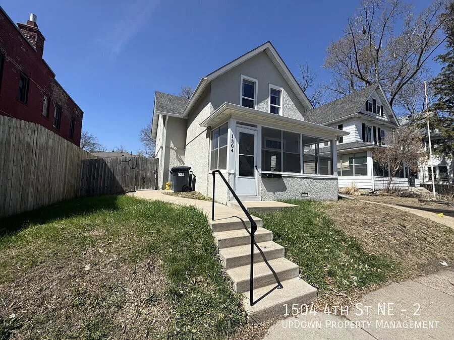 Building Photo - 1504 4th St NE #2