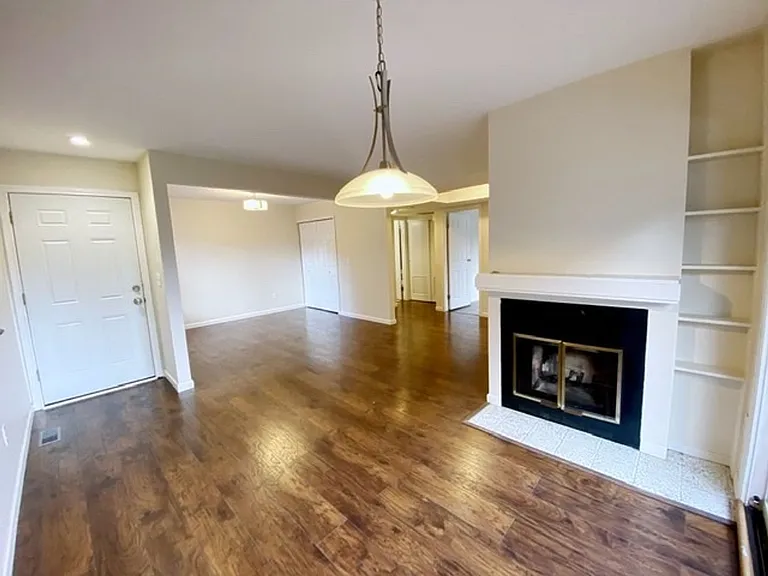 7270 Huntsmen Cir #F — Photo 1