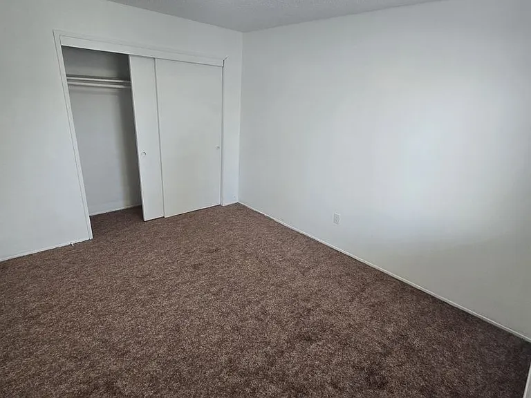 710 N Chester Ave — Photo 8