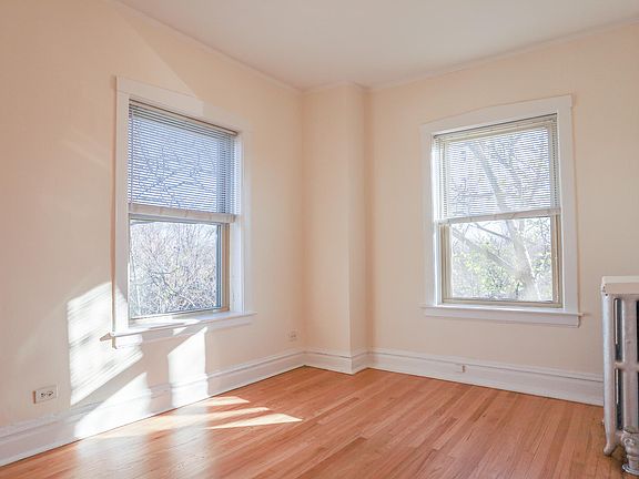 4th image of 2854 W Eastwood Ave #3