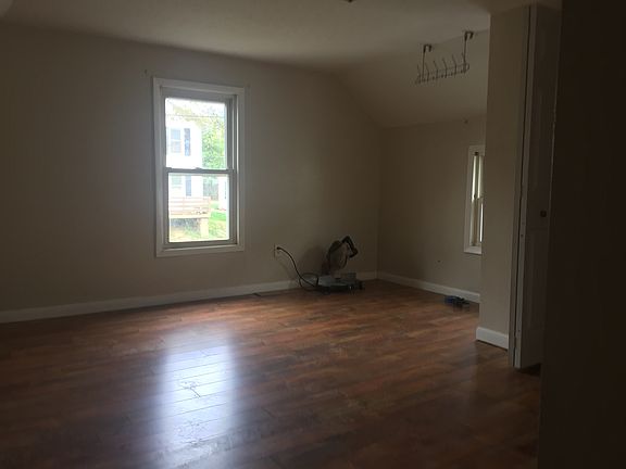 2nd image of 139 Water St