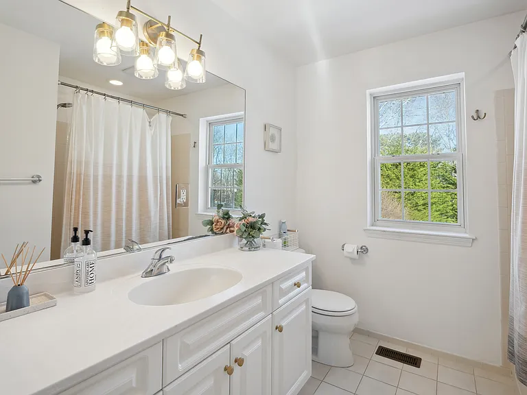 39 Hollow Ln — Photo 27