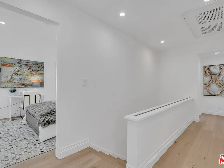 135 S Linden Dr — Photo 29