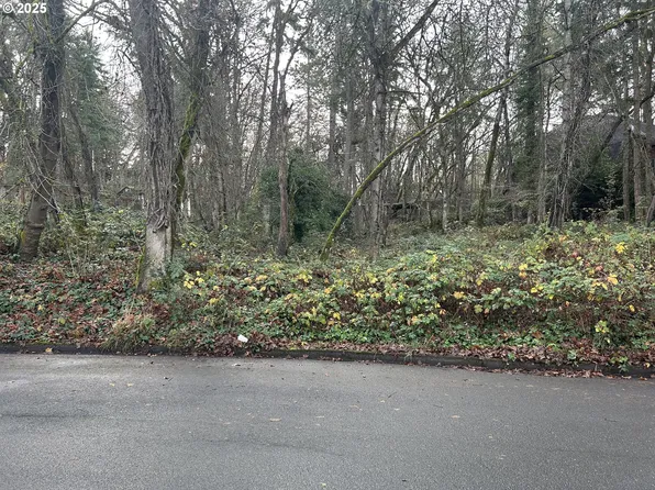 E 39th Ave, Eugene, OR 97405