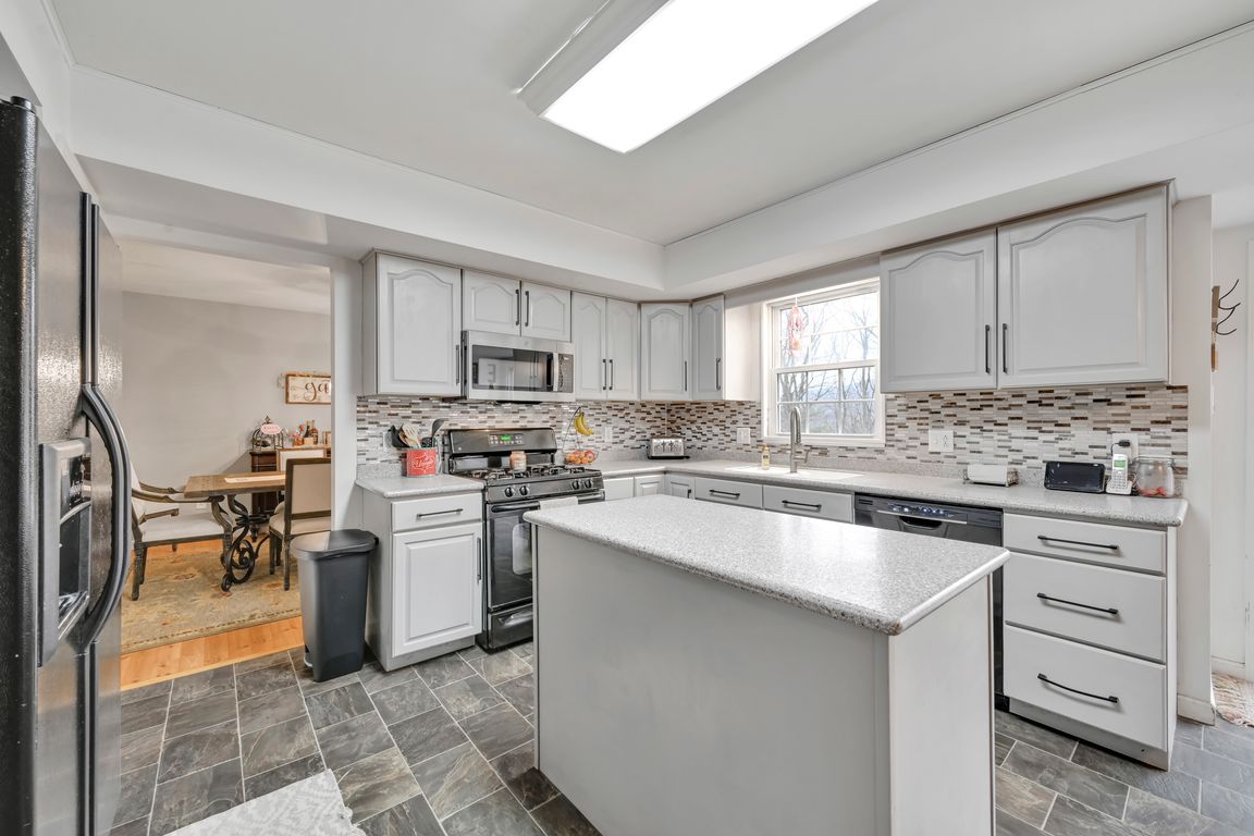 12-Kitchen
