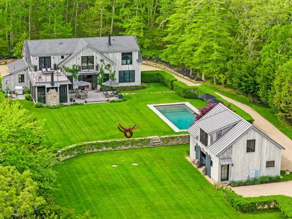 9 Ridge Hill Rd, Chilmark, MA 02535