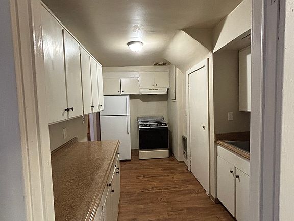 5th image of 201 N Naches Ave APT 1