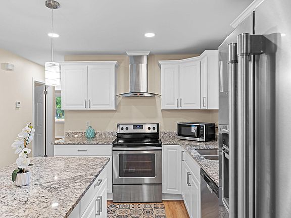 4th image of 209 Tucson Dr