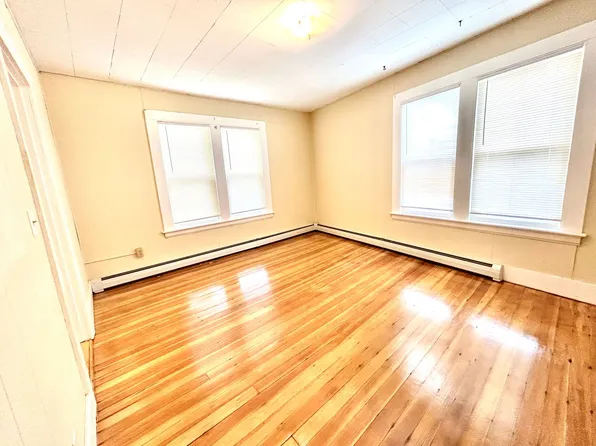 1017-1023 West Main St, 1017-1023 W Main St #2R, Waterbury, CT 06708