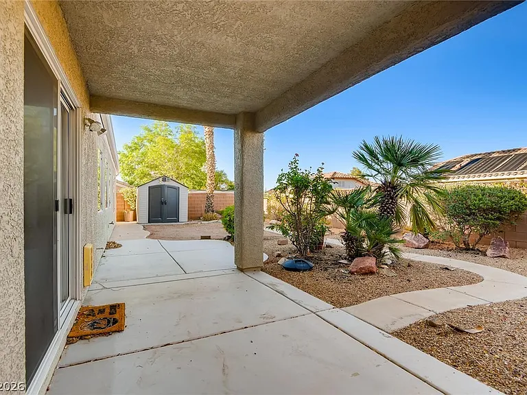 1048 Royal Skyline St — Photo 11