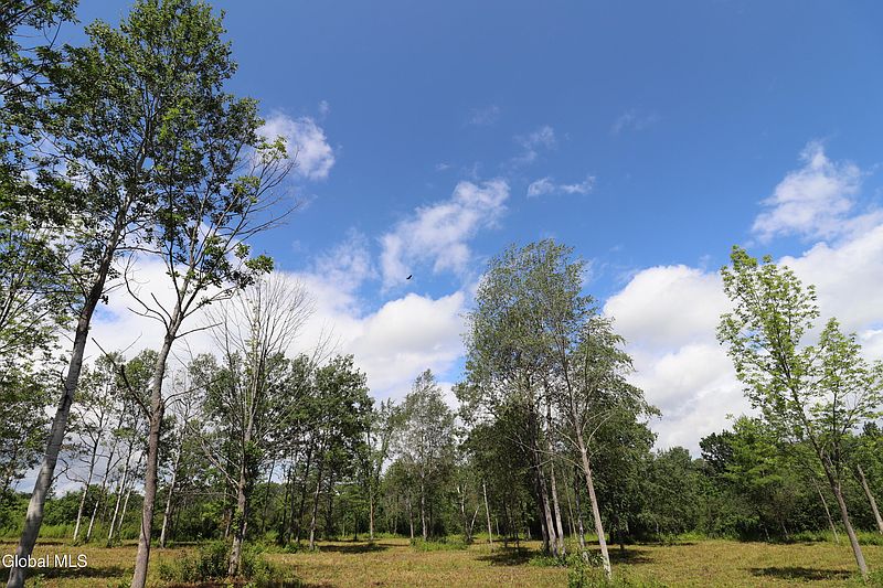 5th image of 468 Middle Road