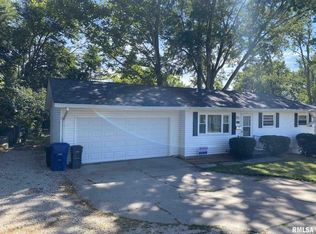 1331 Spruce Hills Dr, Bettendorf, IA 52722