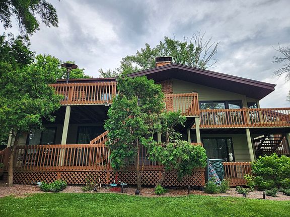 2nd image of 77 Oak Ridge Dr