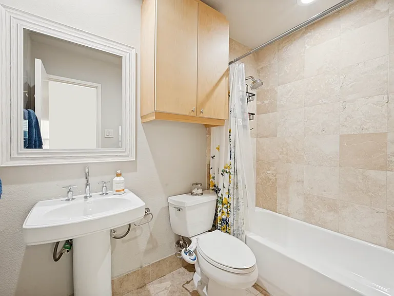 3205 State St #10 — Photo 14