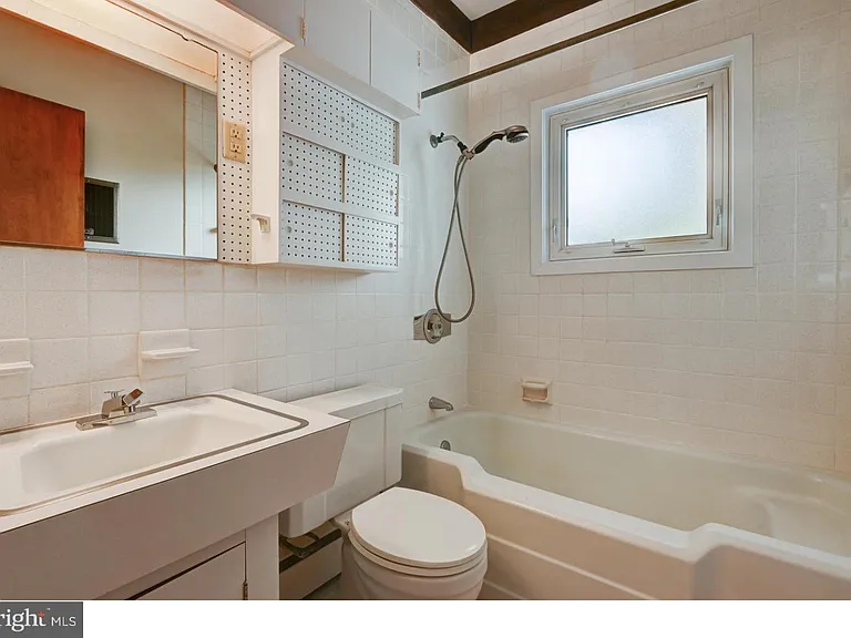 181 Cranbury Rd — Photo 17