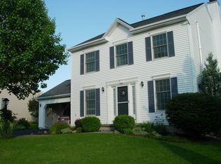 105 N Springhurst Dr, East Greenbush, NY 12061