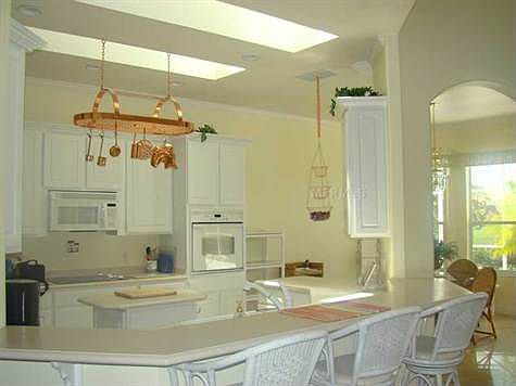 3rd image of 507 Santavita Pl