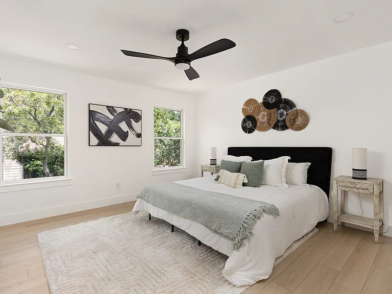 8708 Cretys Cv — Photo 36