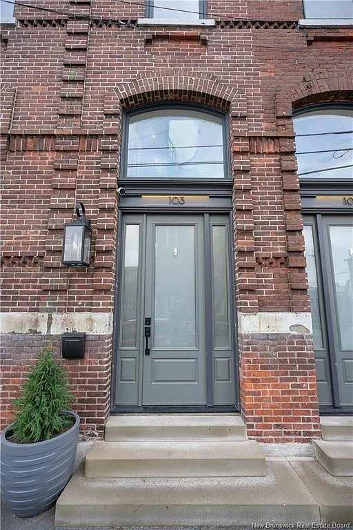 Building Photo - 103 Pitt St