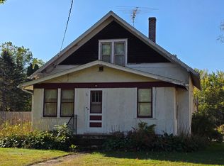 319 2nd St SE, Braham, MN 55006