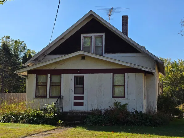 319 2nd St SE, Braham, MN 55006