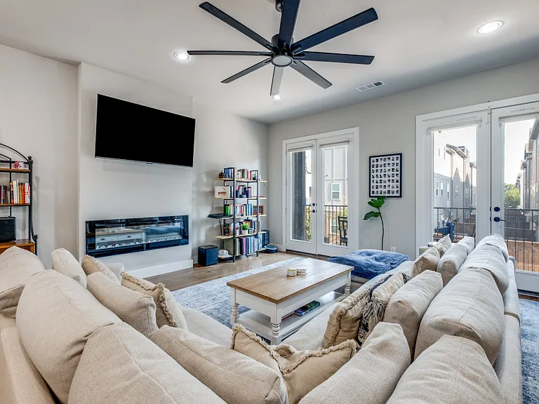 1450 Elevado Dr — Photo 4