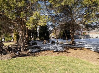 3351 S Victoria Ct, Springfield, MO 65809