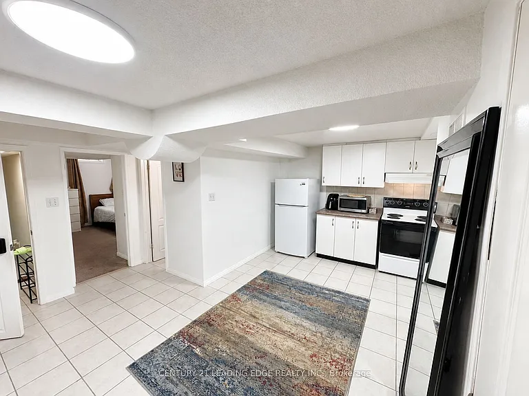 48 Foxfield Cres #BASEMENT — Photo 2