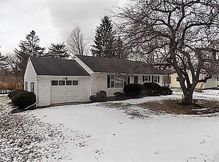 19 Stringer Ave, Lee, MA 01238