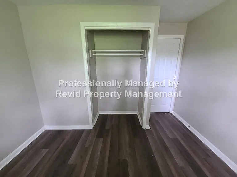 196 Ivan Rd — Photo 16