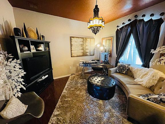 Office / 4th bedroom