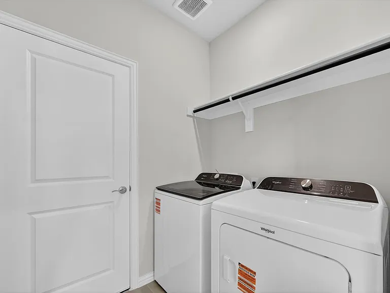 1402 Bridgestone Dr — Photo 22