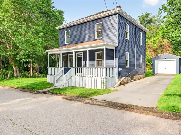 51 Ryder St, Dartmouth, MA 02747