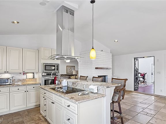 5th image of 1348 Pawnee Dr