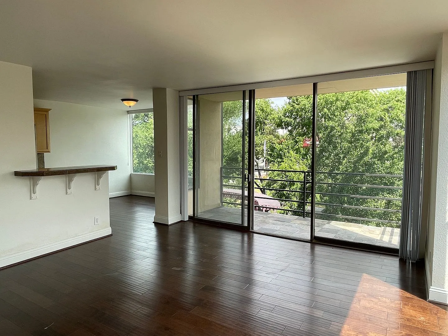Downtown Water Front Condo — Photo 4