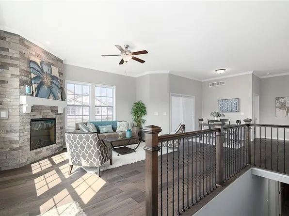 11941 S Tallgrass Dr #501, Olathe, KS 66061