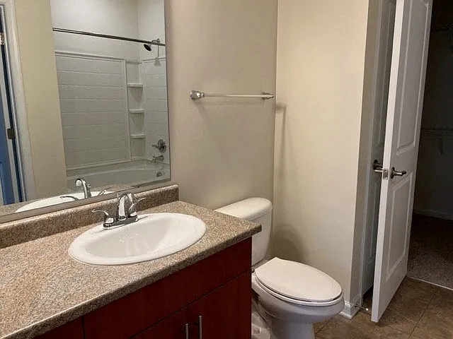 Belmont at Tryon Apartments — Photo 100