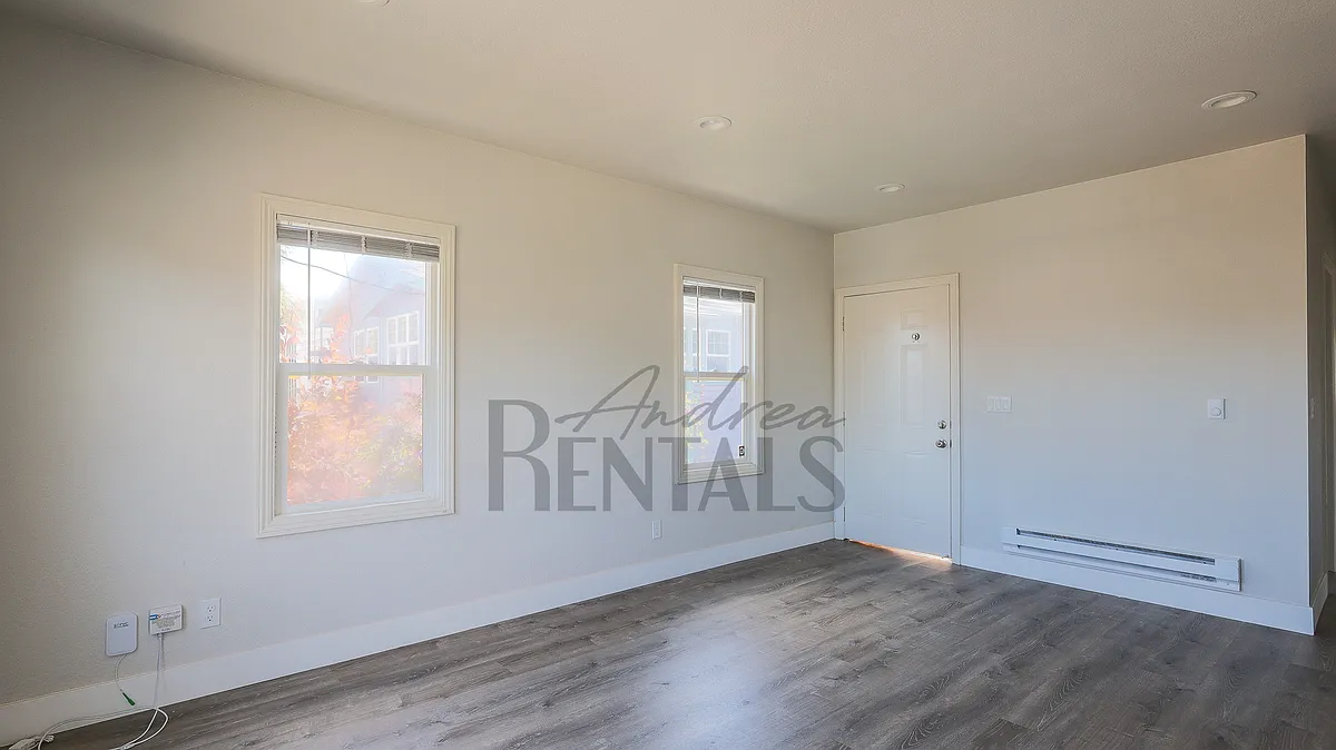 Building Photo - 1532 Tyler St #D