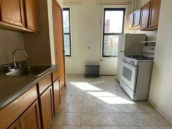2nd image of 714 6th Ave #2B
