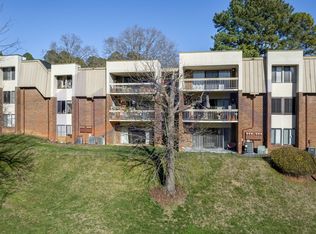 500 Umstead Dr #104F, Chapel Hill, NC 27516