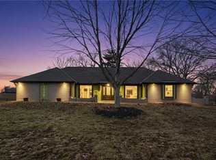 1038 N Woodland Ct, Kansas City, MO 64118