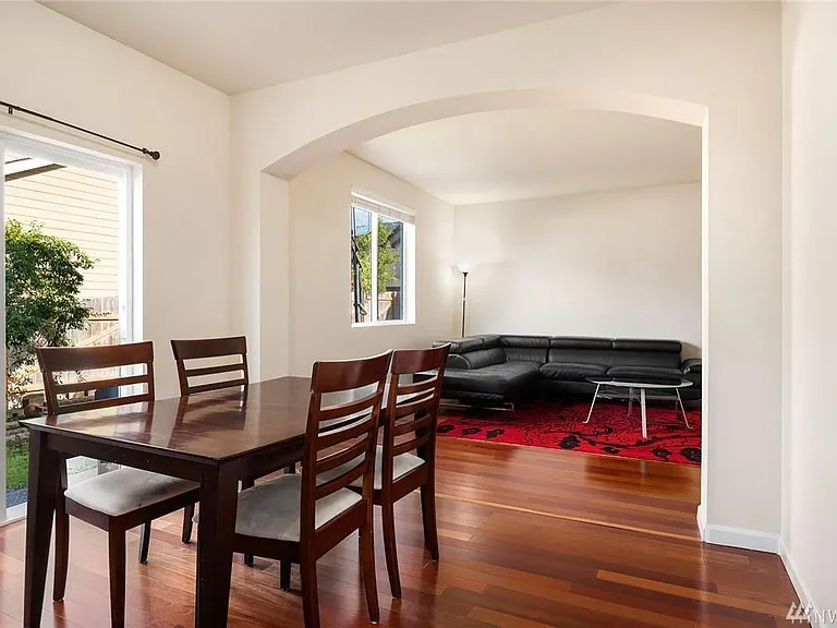 4532 NE 10th St — Photo 5